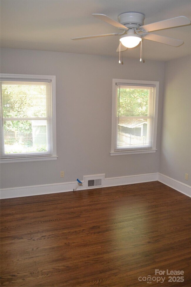 Building Photo - 3313 Woodwardia Dr