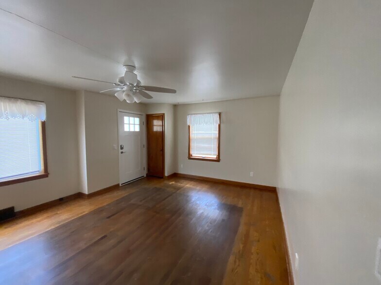 Building Photo - 216 Dort Ln NW