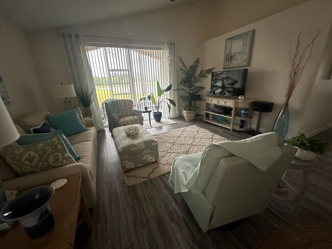 Building Photo - Lake Mary- 4 bedrooms, 2 bathrooms- $2,400.00
