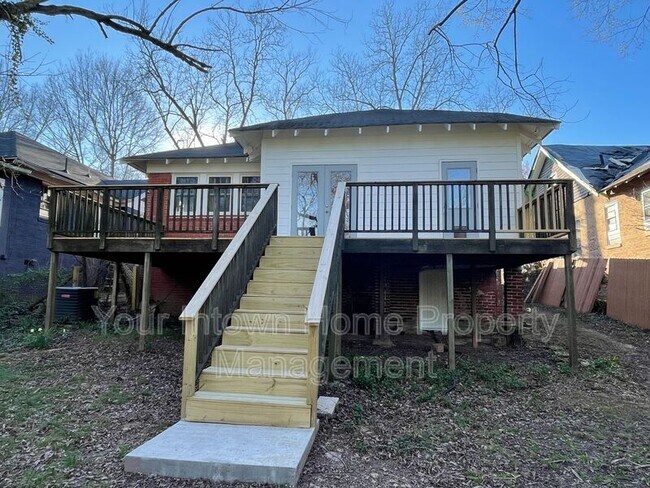Building Photo - 301 Elmira Pl NE