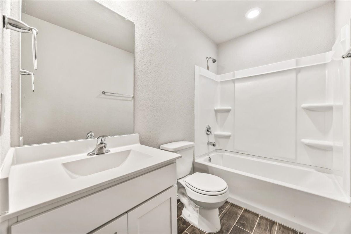 Building Photo - 2521 Ayers Dr