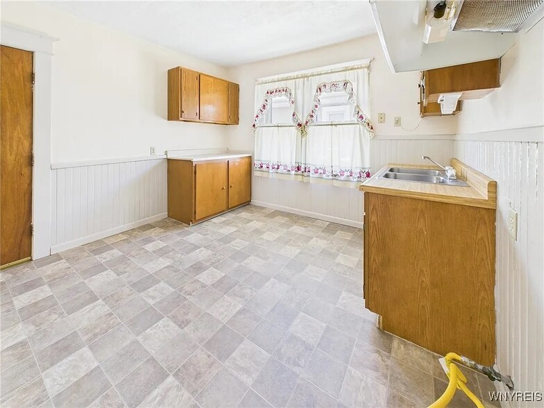 Building Photo - 58 Roanoke Pky