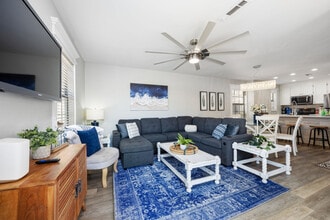 Building Photo - 17462 Front Beach Rd