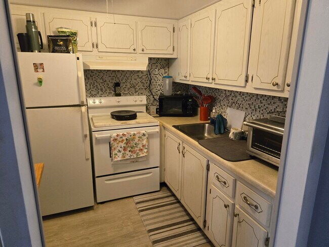 Building Photo - 331 Camden Dr