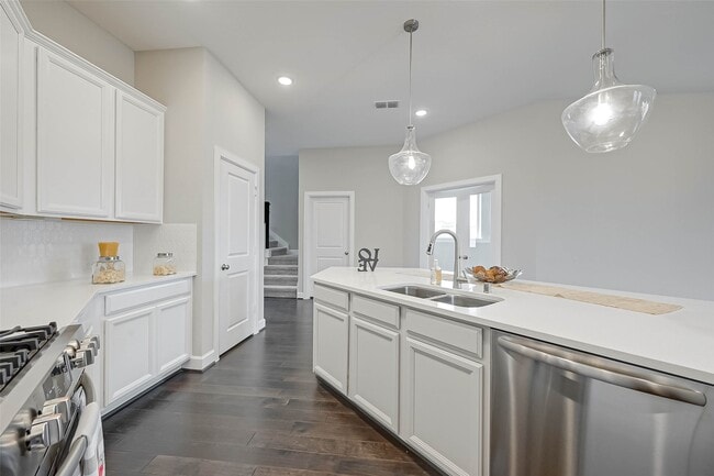 Building Photo - 10707 Deer Path Dr