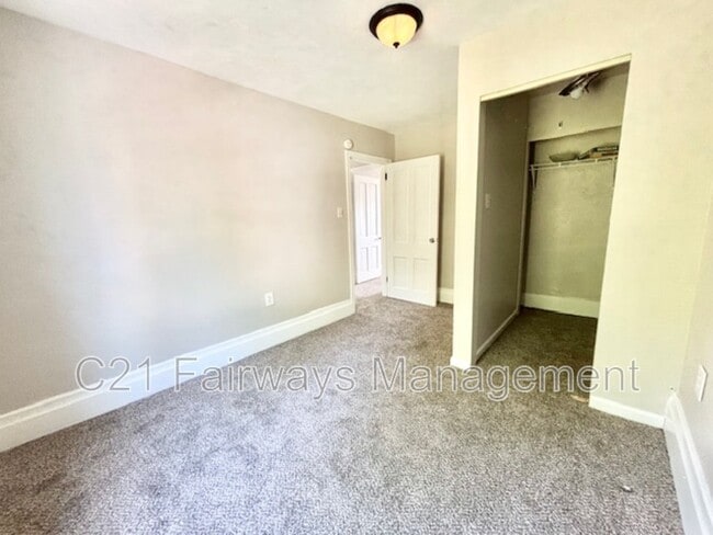 Building Photo - 738 10th St