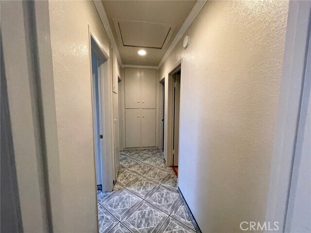 Building Photo - 861 Helmsdale Ave