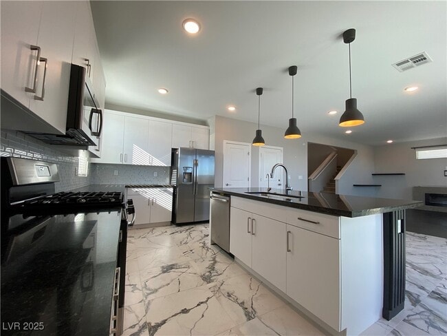 Building Photo - 6804 Boulder Canyon St