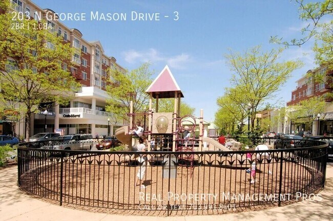 Building Photo - 203 N George Mason Dr