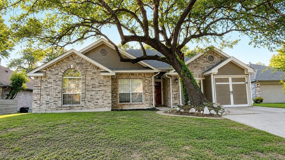 Building Photo - 306 N Mt Rushmore Dr