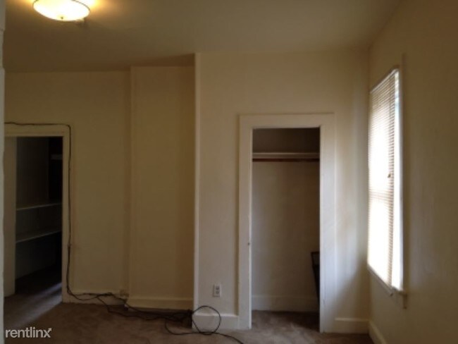 Building Photo - 424 Monroe Ave