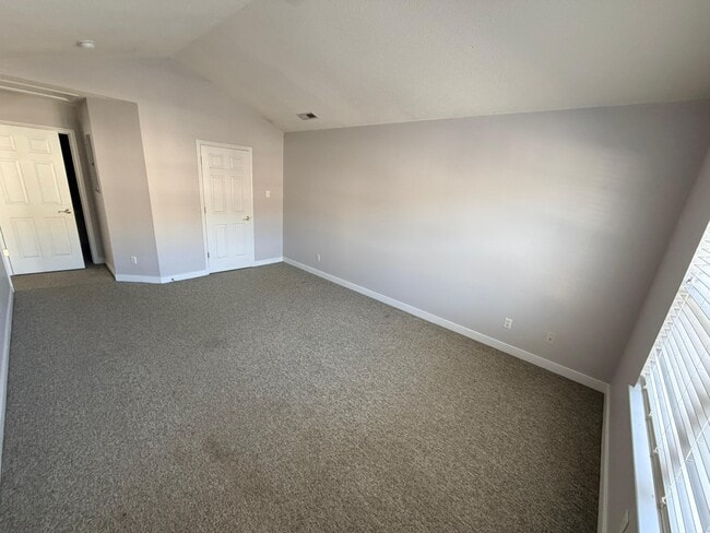 Building Photo - 4718 Twin Hickory Lake Dr