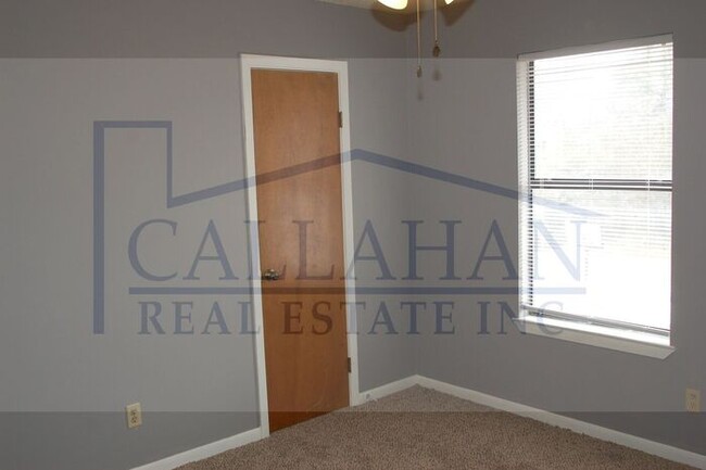Building Photo - North Little Rock 2 Bedroom Townhouse
