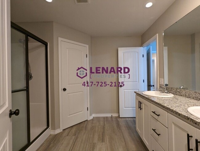 Building Photo - Beautiful 3 Bedroom House!