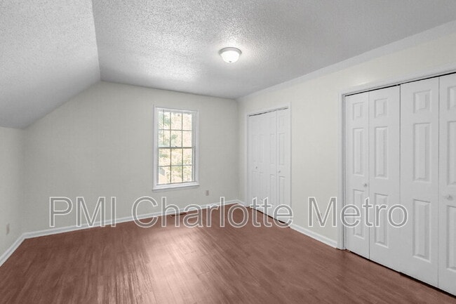 Building Photo - 10800 Whittersham Dr
