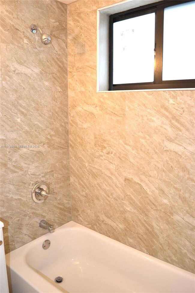 Building Photo - 1035 SW 4th St