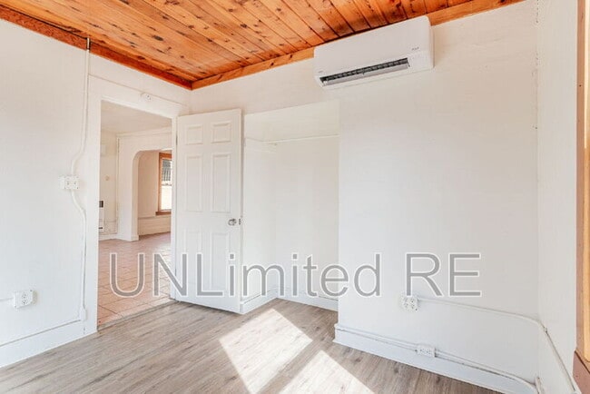 Building Photo - 306 S Humphreys St