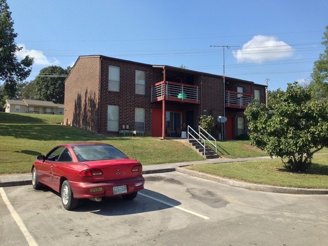 Primary Photo - Crestview Apartments