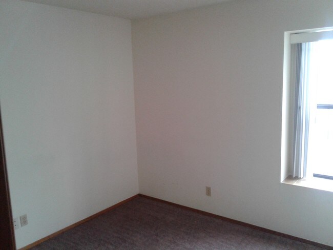 Building Photo - 5609 Wingate Ave NW