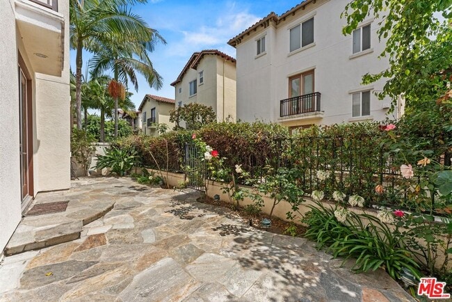 Building Photo - 5738 S Celedon Creek