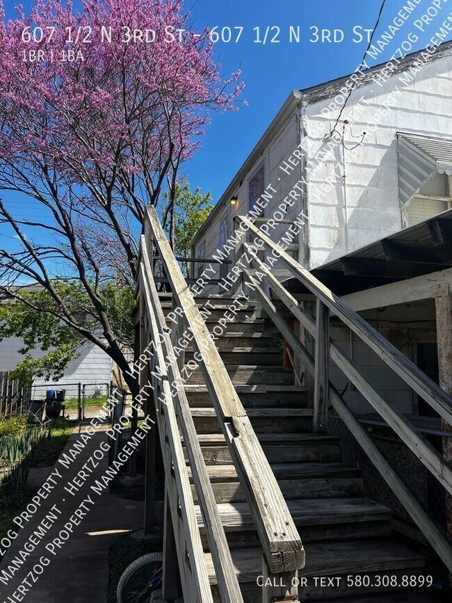 Building Photo - 607 1/2 N 3rd St-607 1/2 N 3rd St
