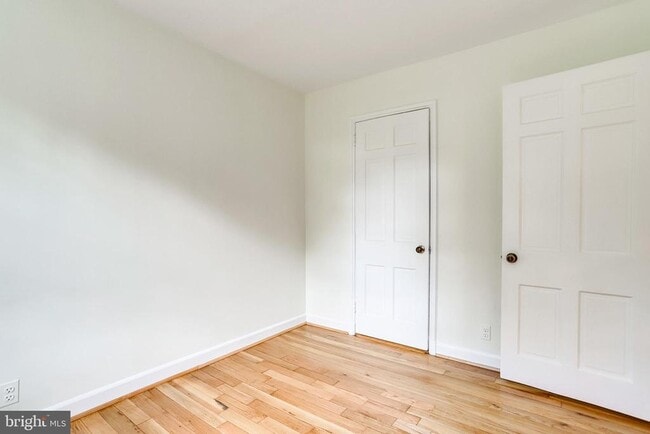 Building Photo - 2822 S Buchanan St