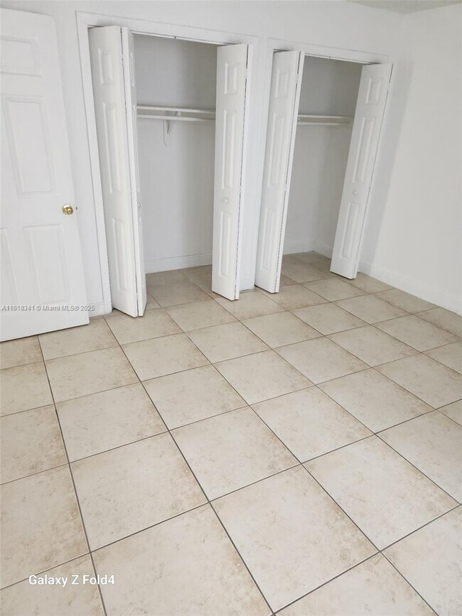 Building Photo - 6950 Miami Gardens Dr