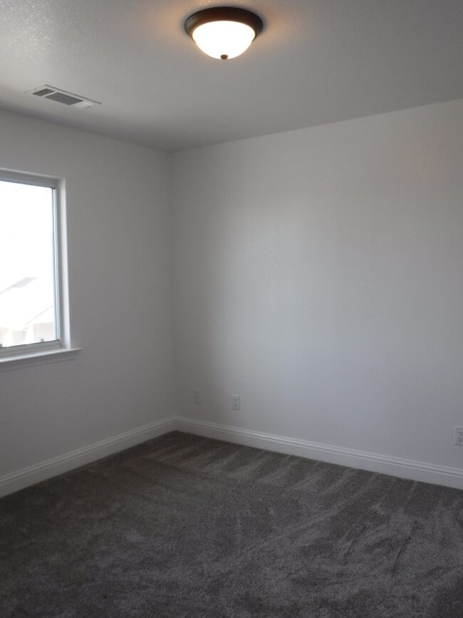 Building Photo - 826 Cally Ct