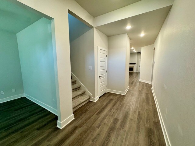 Building Photo - 3909 SW Pecan Cir