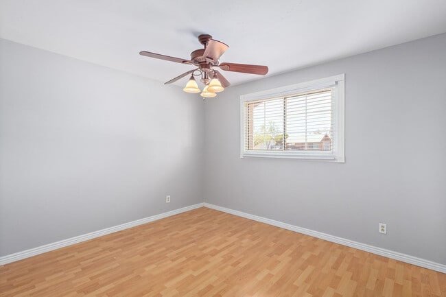 Building Photo - 1918 E Palmcroft Dr