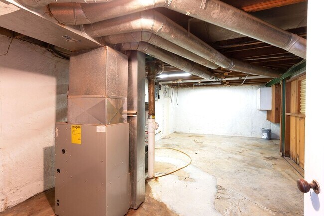 Building Photo - Charming 2BR House in Saint Louis