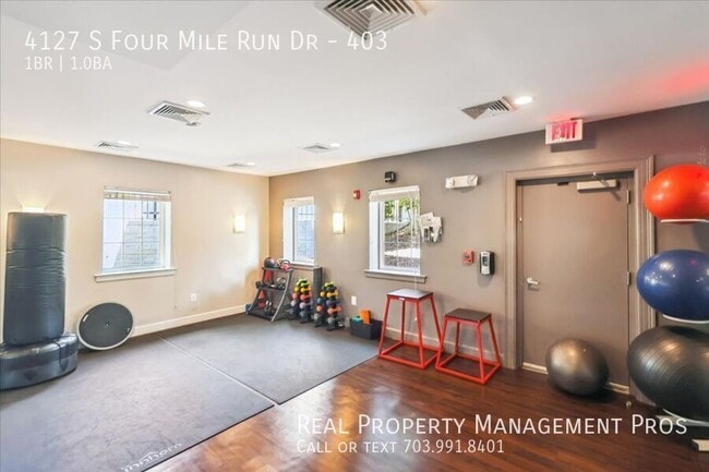 Building Photo - 4127 S Four Mile Run Dr