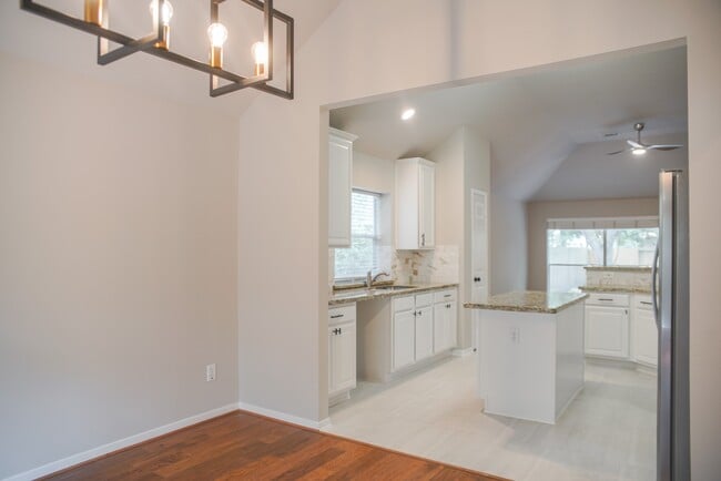 Building Photo - 91 N Willow Point Cir