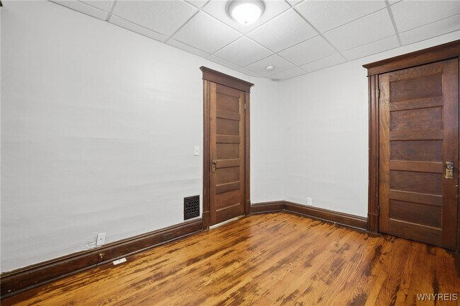 Building Photo - 830 Potomac Ave