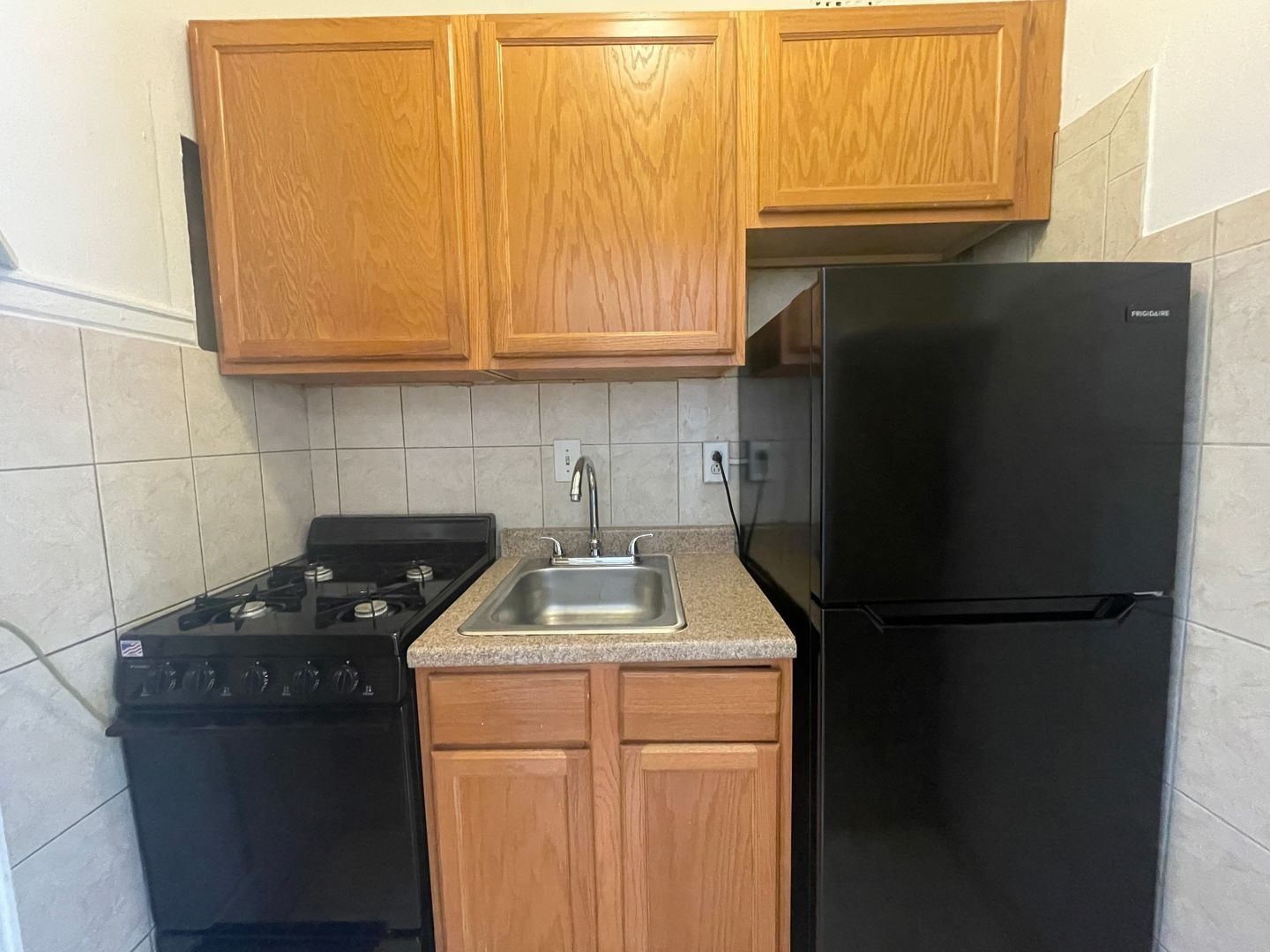 Building Photo - 449 W Briar Pl