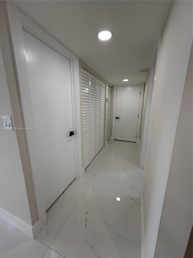 Building Photo - 8002 SW 149th Ave