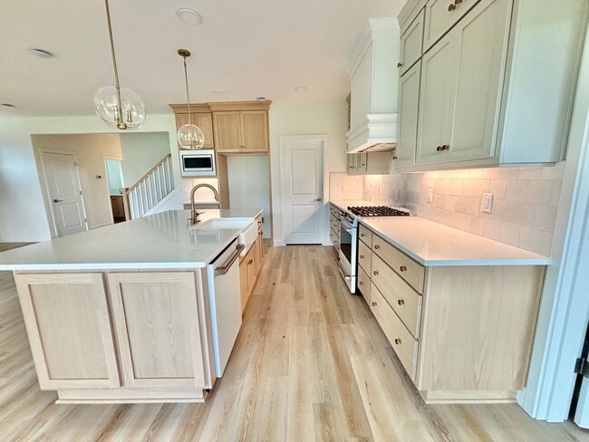 Building Photo - Gorgeous Ridgefield Home