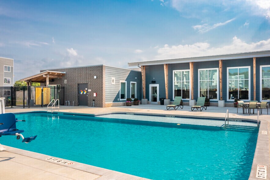 Lofts at Fox Ridge 200 N Fox Ridge Dr Raymore MO 64083 Apartment Finder