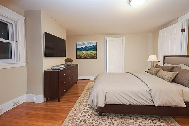 Building Photo - 83 S Main St