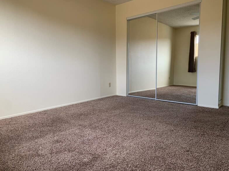 Building Photo - 16481 Waterway Cir