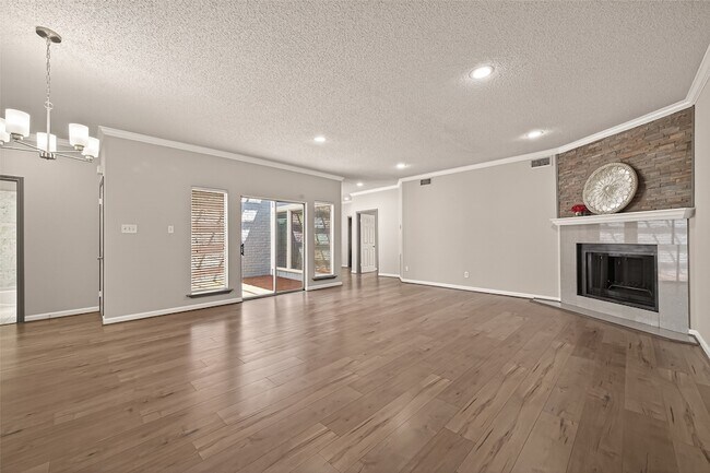 Building Photo - 4024 Breakwood Dr