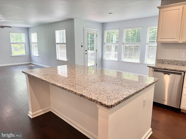 Building Photo - 206 Cranes Corner Rd