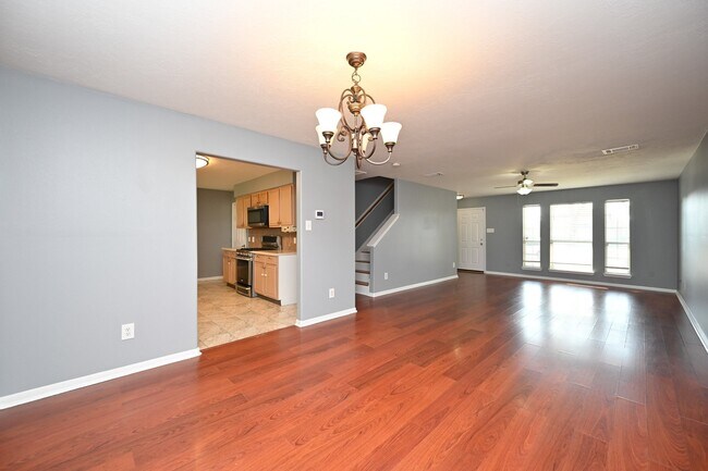 Building Photo - 7006 Biton Dr