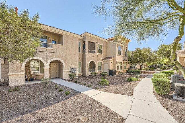 Building Photo - 10550 W Alexander Rd