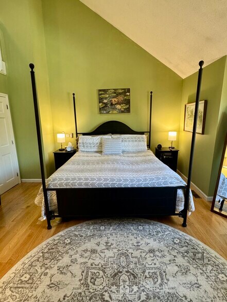 Building Photo - 275 Donohue Rd