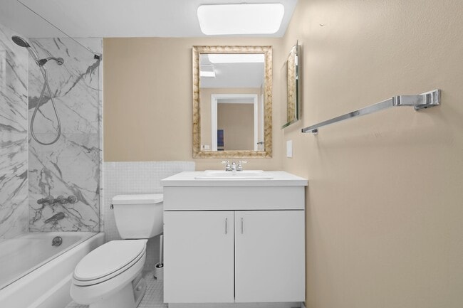 Building Photo - 3700 Galt Ocean Dr