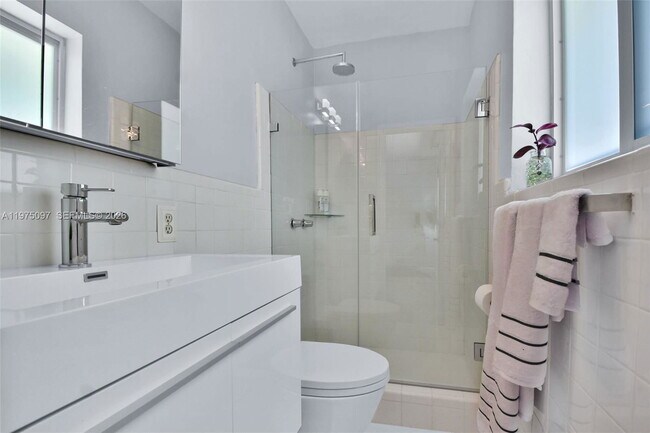 Building Photo - Northeast 11th Avenue, Miami Shores, FL 33138 - 3 BR 2 BA single-family home