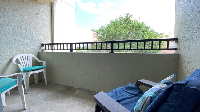 Building Photo - 160 SW Peacock Blvd