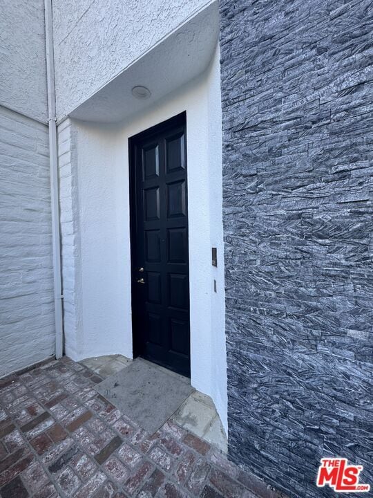 Building Photo - 1713 Queens Ct