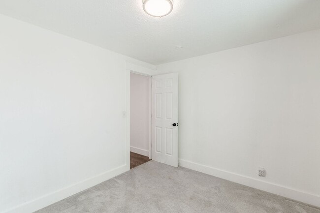 Building Photo - Heart of Eagle 4 Bed 2 Bath Home